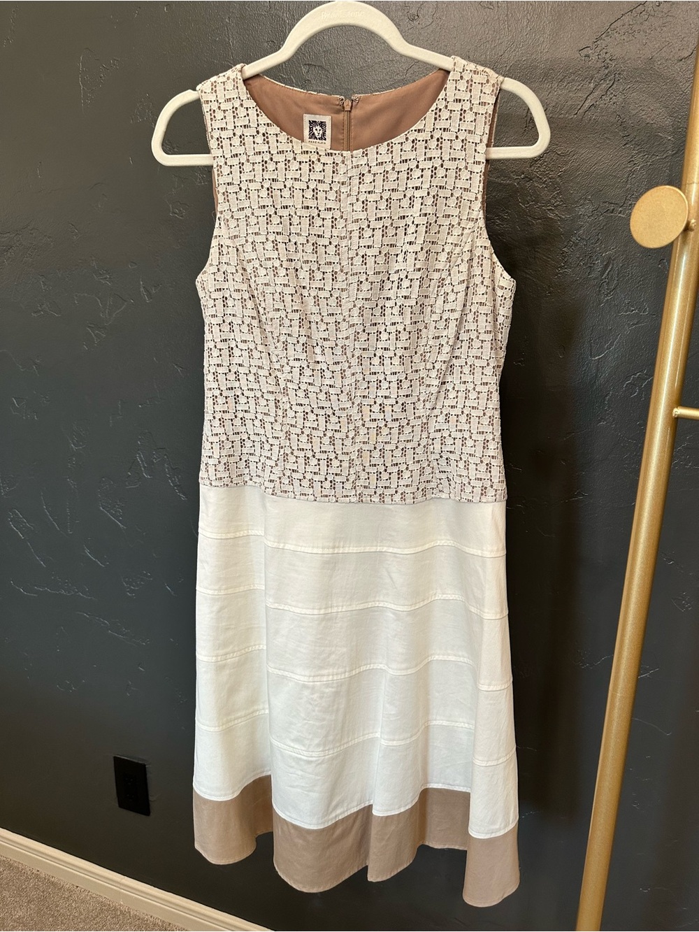 Anne Klein Beige and White Sleeveless Two-Tone Midi Dress
